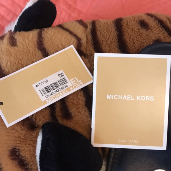 Michael Kors Bag EUC with tags not attached. - Picture 2 of 7